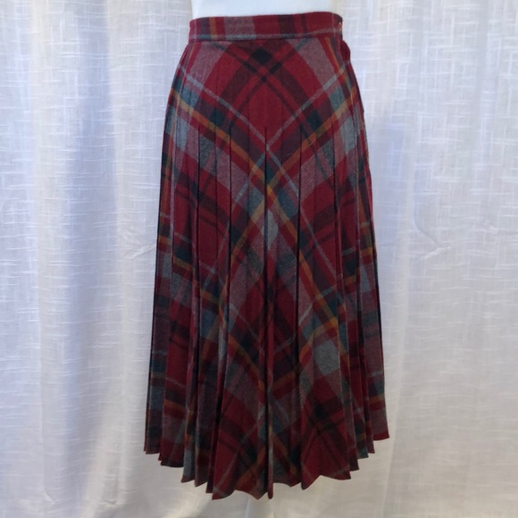 Vintage pleated skirt - Picture 1 of 8